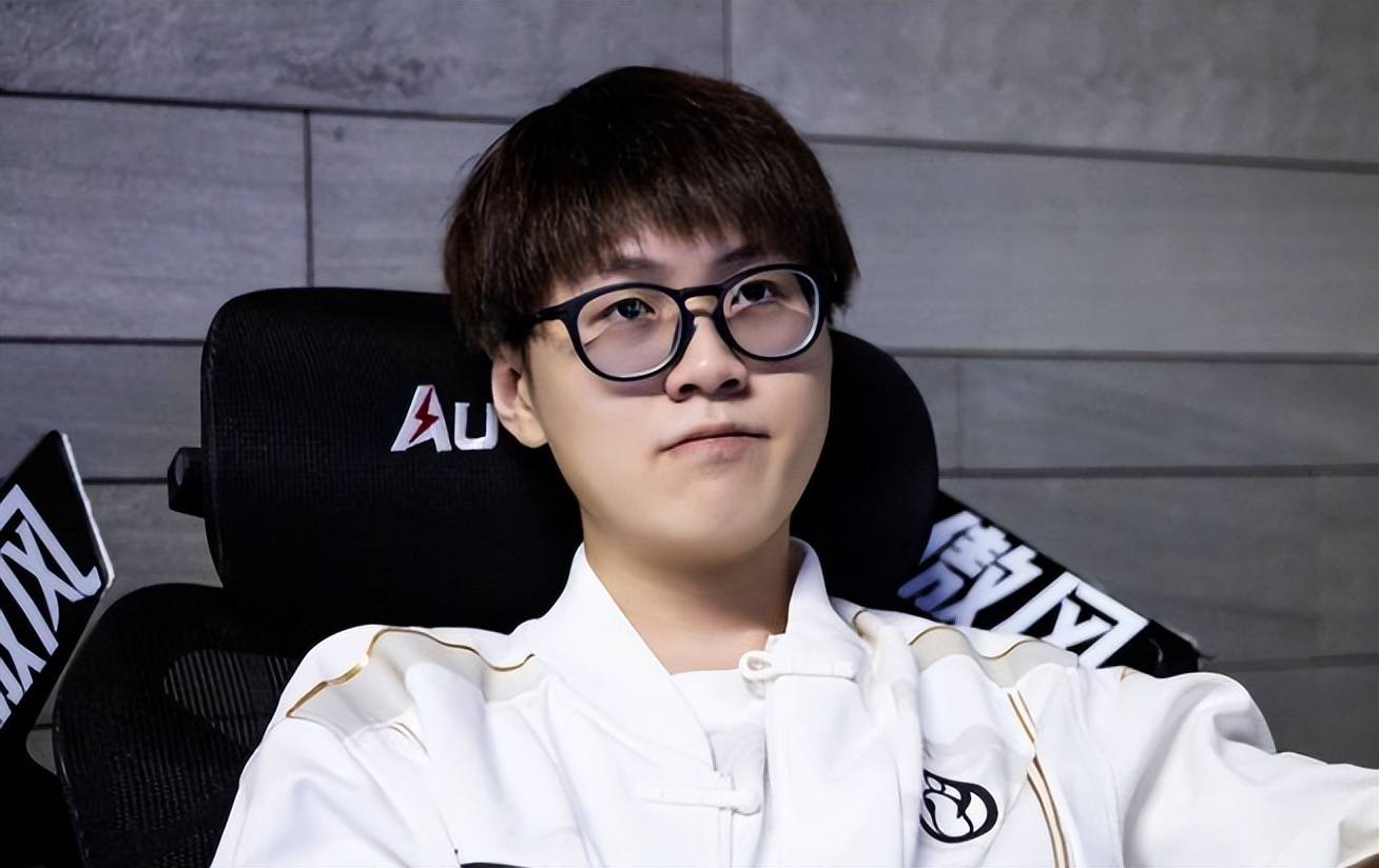 开云体育-G2横扫SHR，Meiko线上压制力十足顶尖较量小组赛，技惊四座