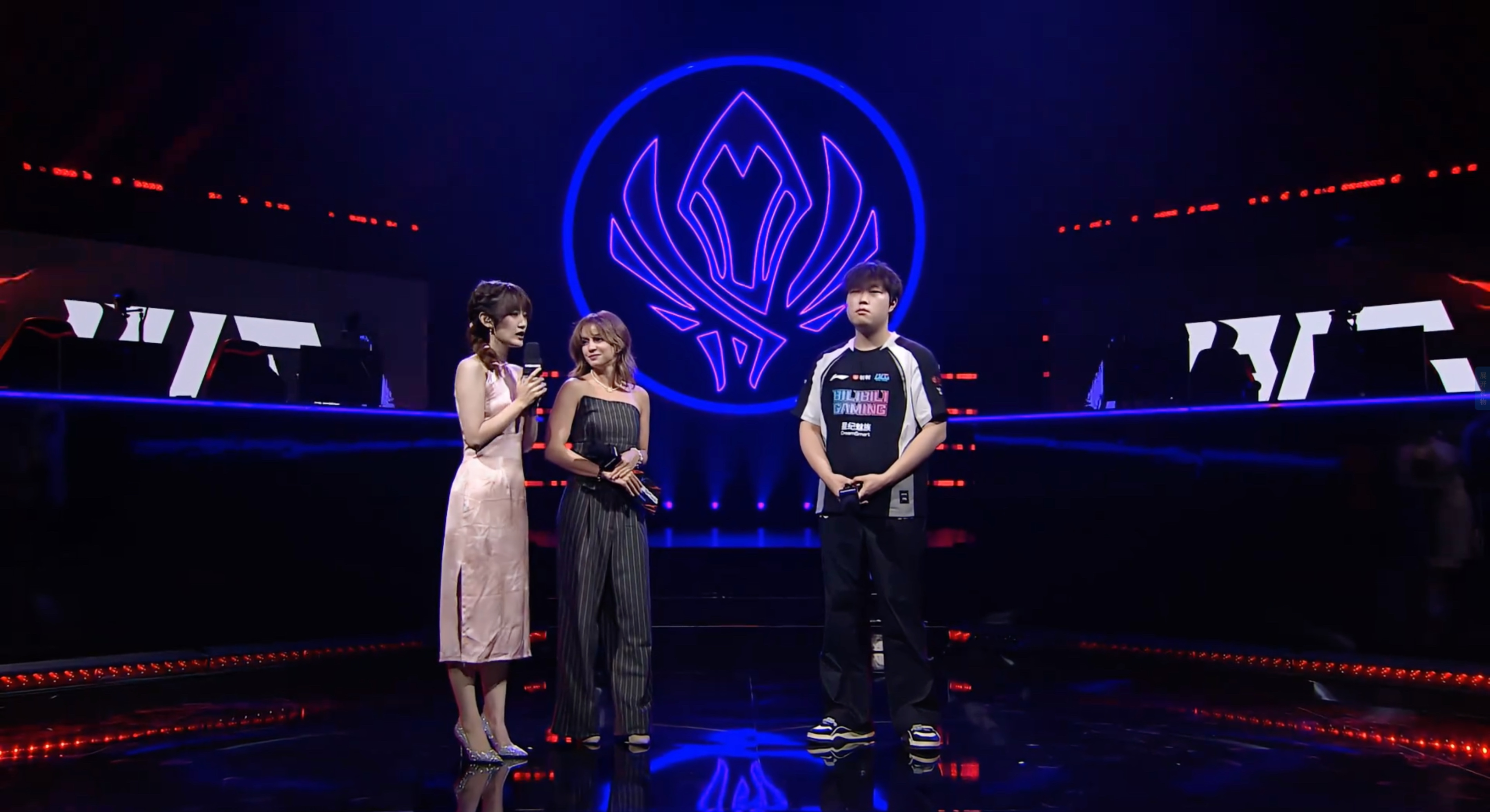 SHR险胜WBG，Elk完成史诗逆转宿敌对决成都决赛之夜，引爆全场热议